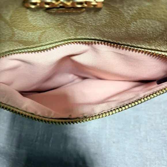 Coach Tote Bag - Picture 4 of 8